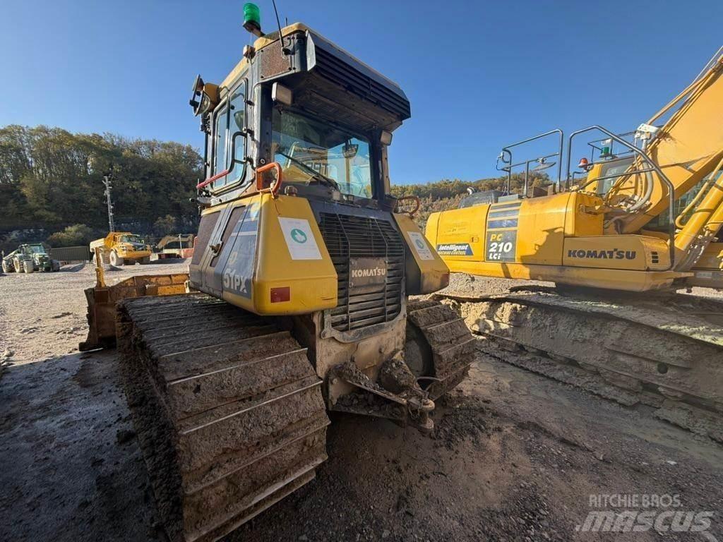 Komatsu D51PX Pásové dozéry