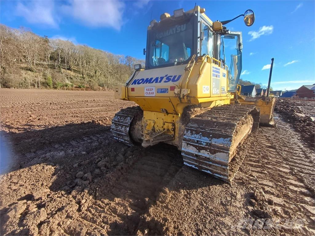 Komatsu D65PX-17 Pásové dozéry