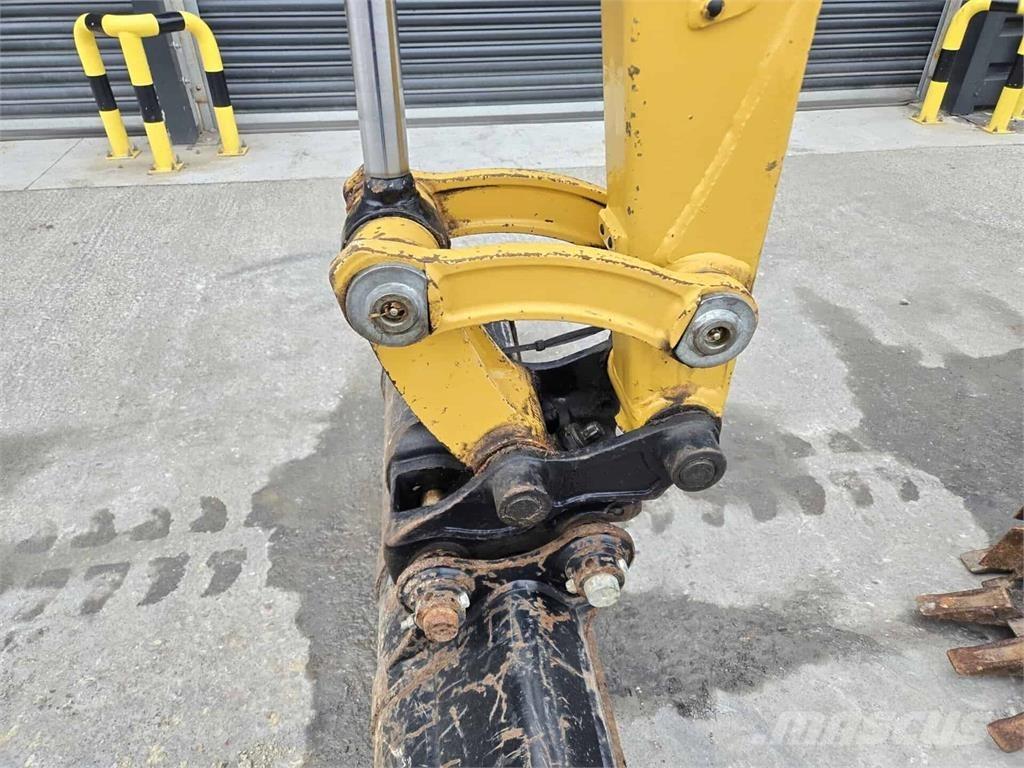 CAT 302.7 Mini rýpadlá < 7t