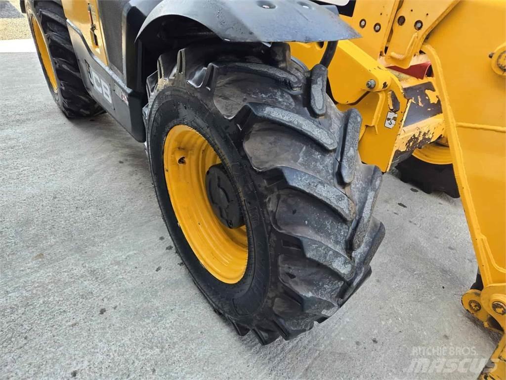 JCB 535-95 Teleskopické manipulátory