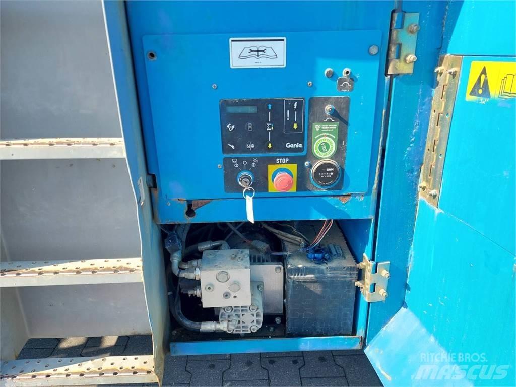 Genie GS-3390 Nožnicové zdvíhacie plošiny