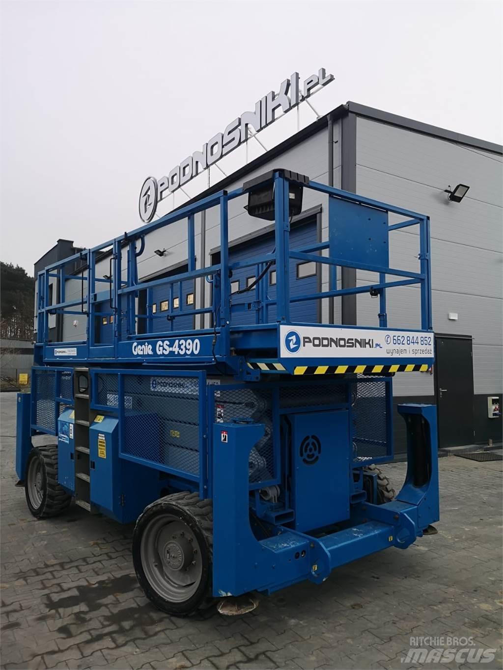 Genie GS-4390 Nožnicové zdvíhacie plošiny