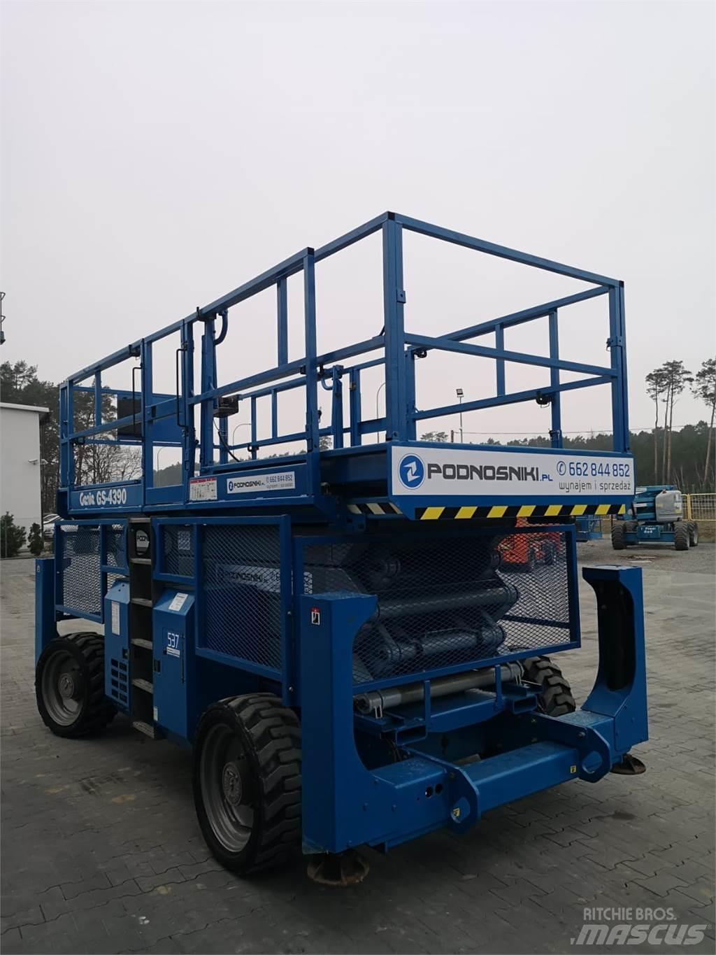 Genie GS-4390 Nožnicové zdvíhacie plošiny
