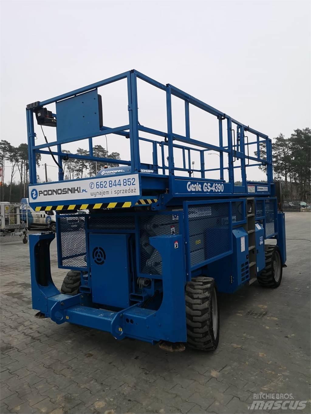 Genie GS-4390 Nožnicové zdvíhacie plošiny