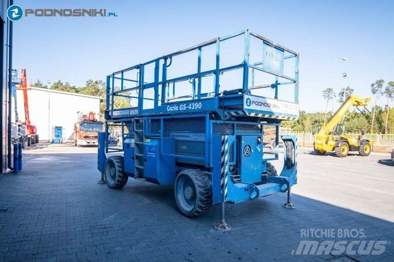 Genie GS-4390 Nožnicové zdvíhacie plošiny