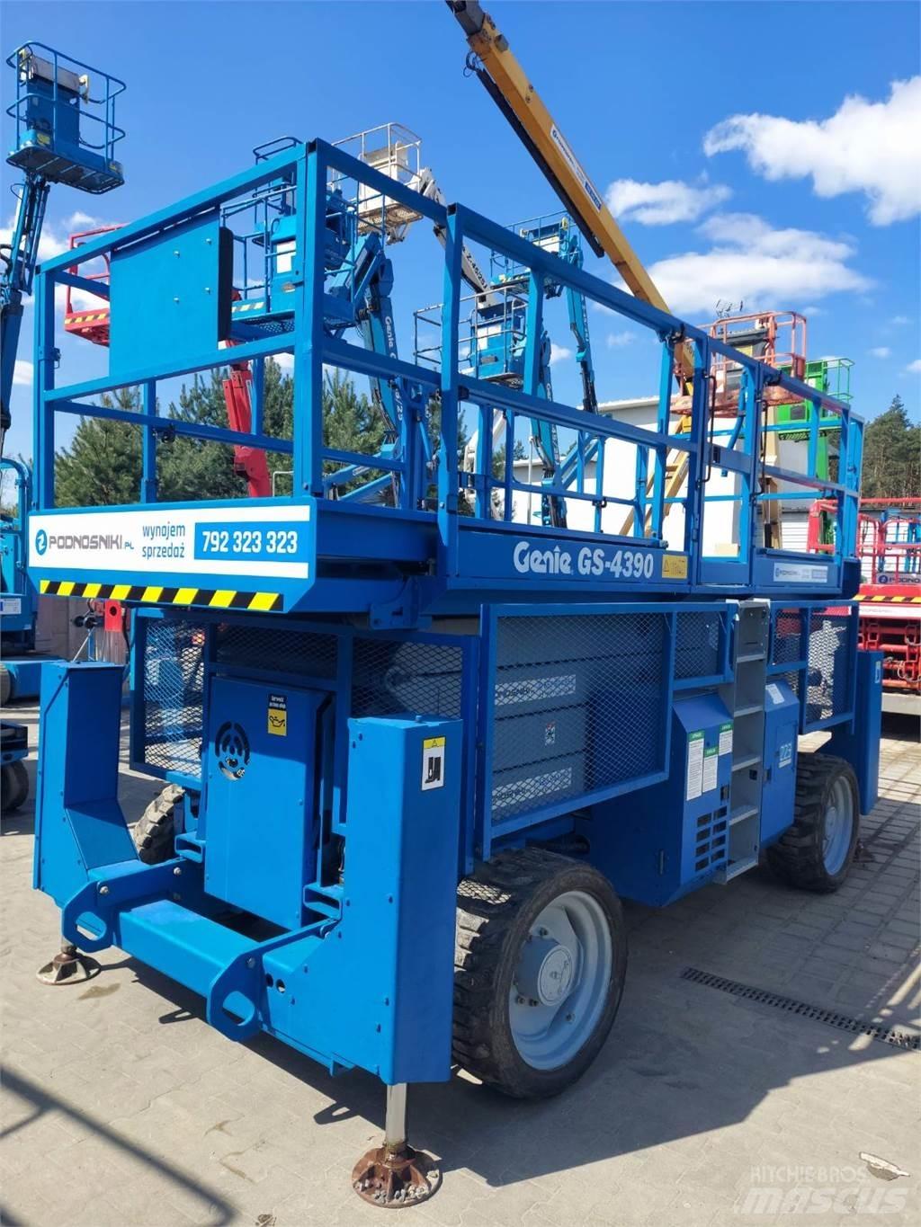 Genie GS-4390 RT Nožnicové zdvíhacie plošiny
