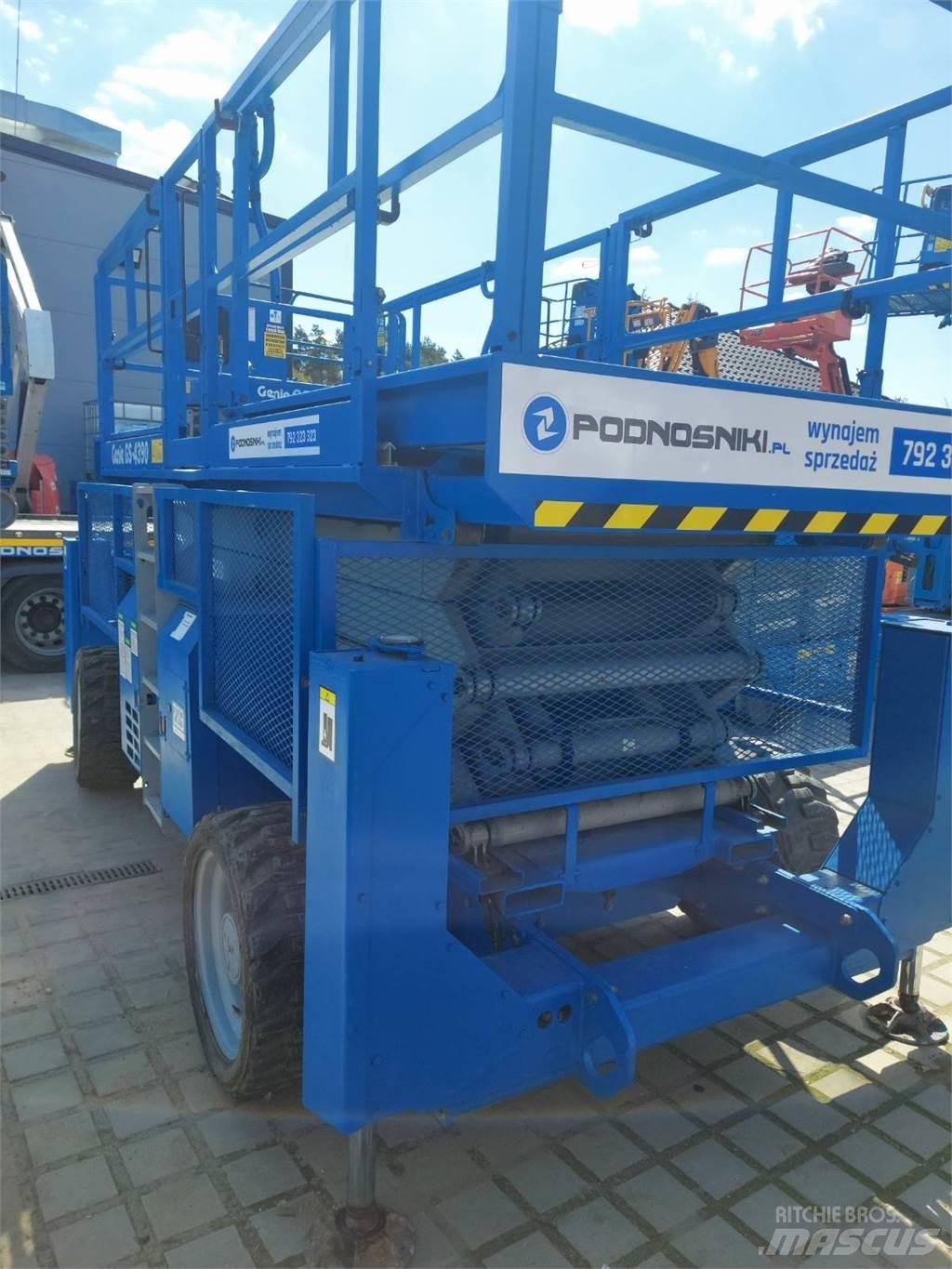 Genie GS-4390 RT Nožnicové zdvíhacie plošiny