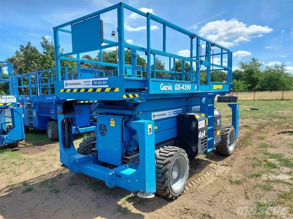 Genie GS-4390 RT Nožnicové zdvíhacie plošiny