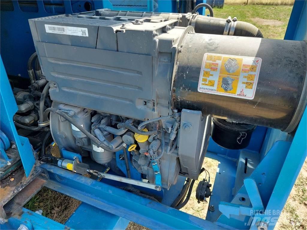 Genie GS-4390 RT Nožnicové zdvíhacie plošiny