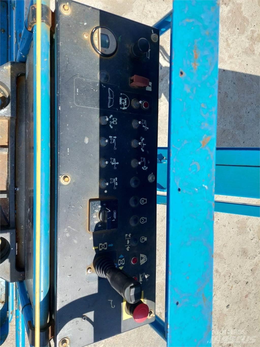 Genie Z-45/25J DC Kĺbové plošiny