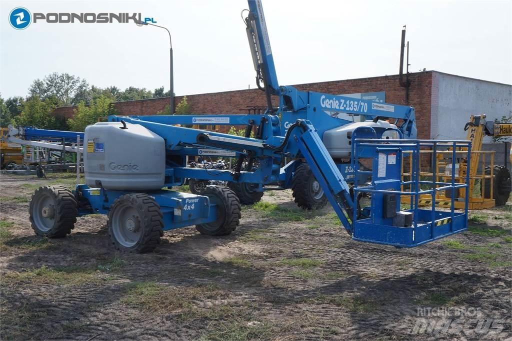 Genie Z45/25J Kĺbové plošiny