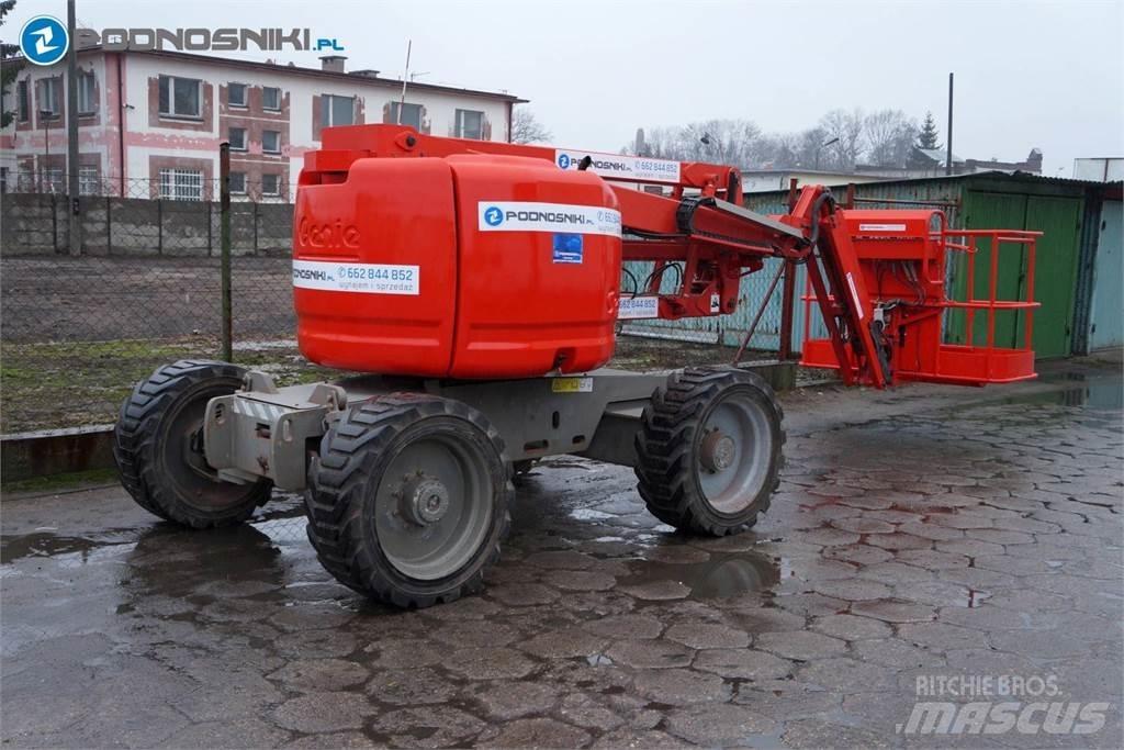 Genie Z45/25J Kĺbové plošiny