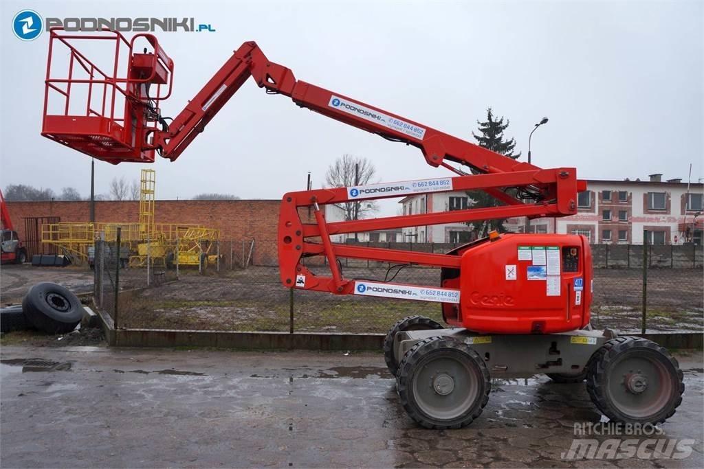 Genie Z45/25J Kĺbové plošiny