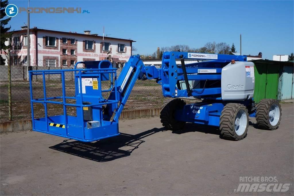 Genie Z45/25J Kĺbové plošiny