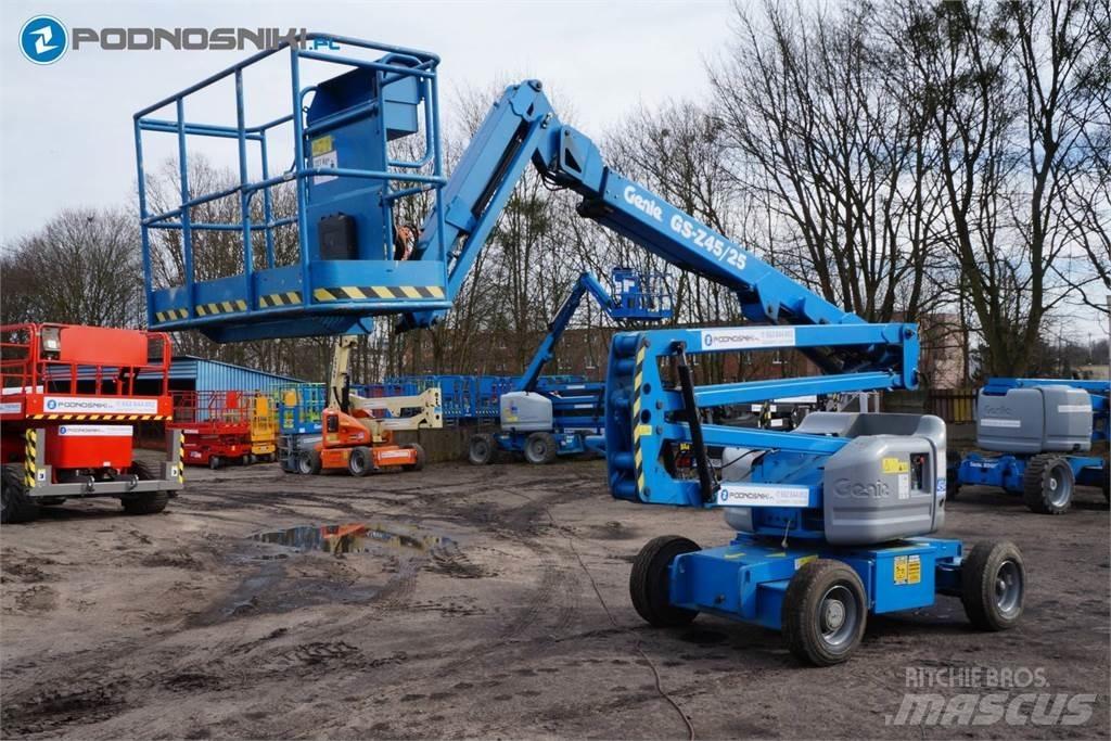 Genie Z45/25J DC Kĺbové plošiny