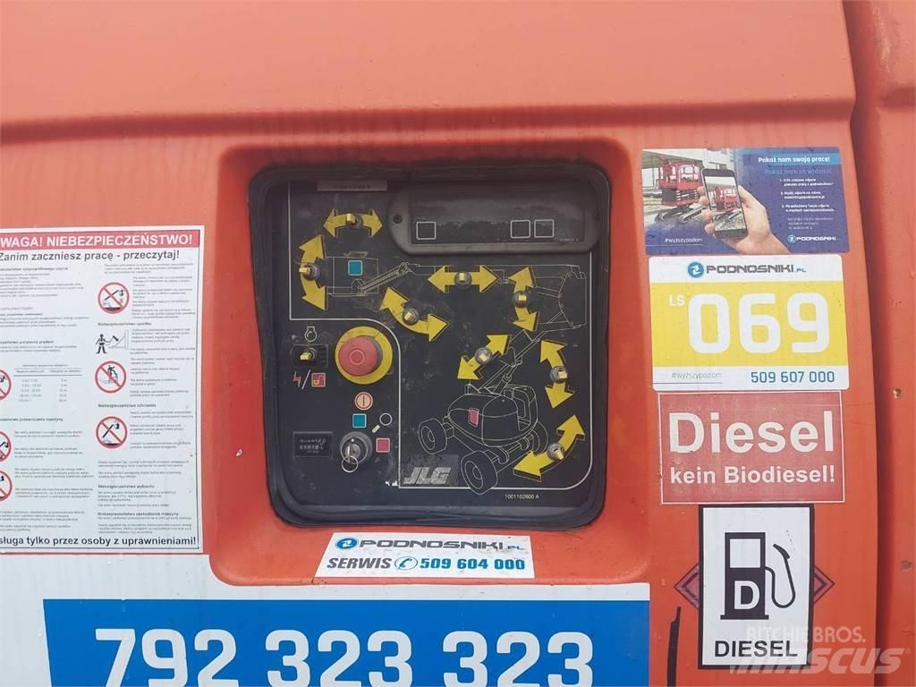 JLG 800AJ Kĺbové plošiny