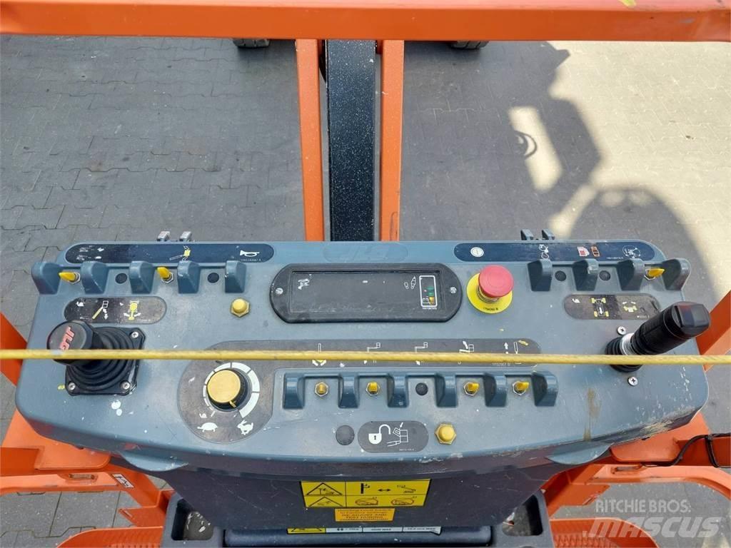 JLG E450AJ Kĺbové plošiny