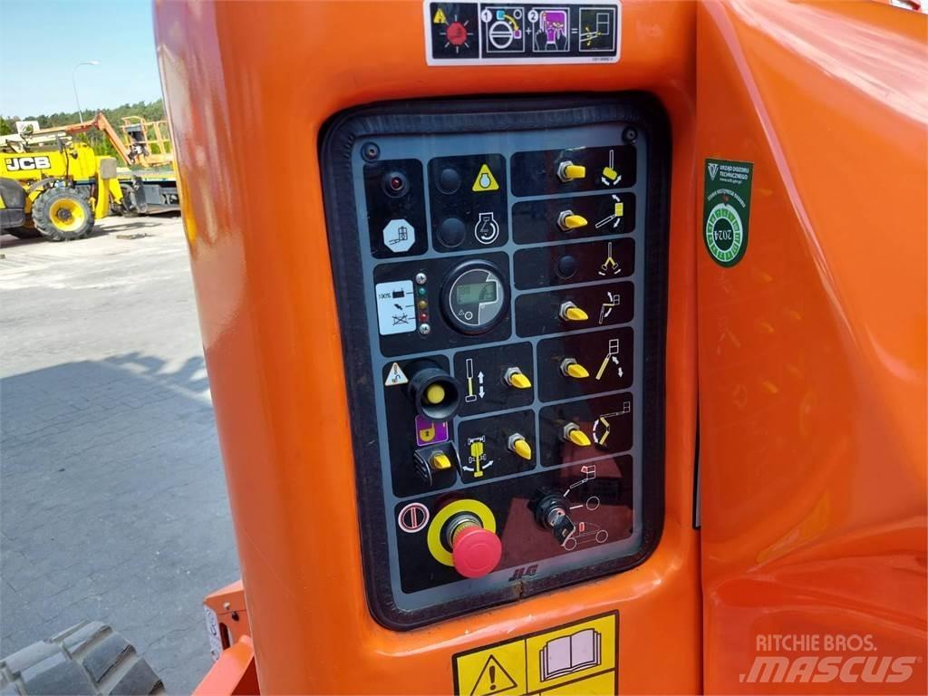 JLG E450AJ Kĺbové plošiny