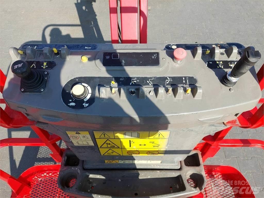 JLG M450AJ Kĺbové plošiny