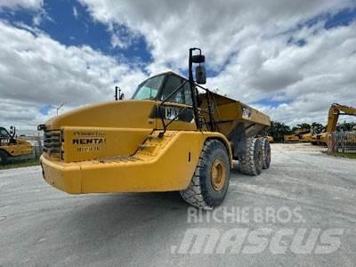 CAT 740 Kĺbové nákladné autá