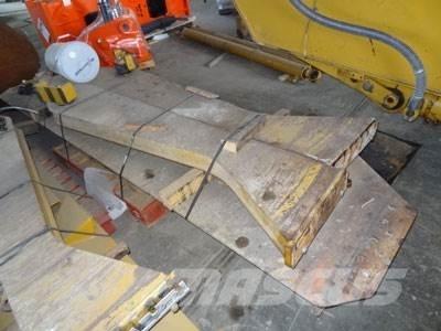 CAT 740 Tailgate Ďalšie komponenty