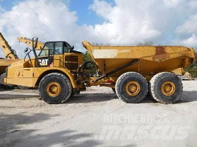 CAT 740B Kĺbové nákladné autá