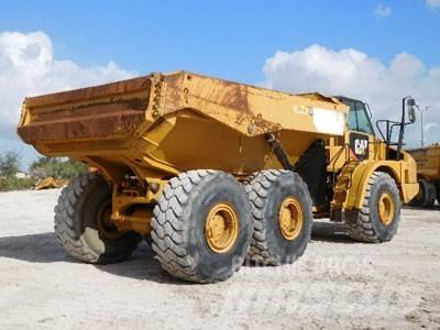 CAT 740B Kĺbové nákladné autá