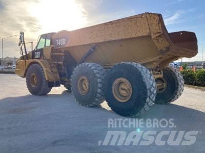 CAT 740B Kĺbové nákladné autá