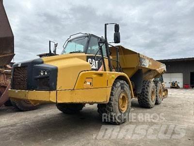 CAT 740B Kĺbové nákladné autá