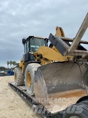 CAT 938M Kolesové nakladače