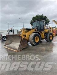 CAT 966M Kolesové nakladače