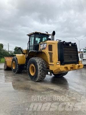 CAT 966M Kolesové nakladače