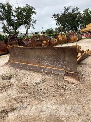 CAT D8T Angle Blade Ďalšie komponenty