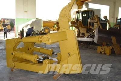 CAT D8T /D8R Ripper, S/S Ďalšie komponenty