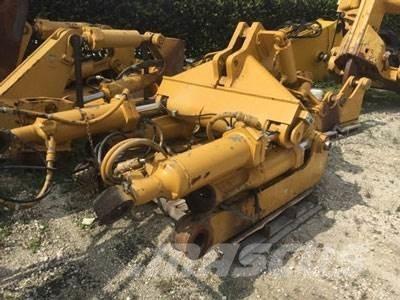CAT D8T Ripper, S/S Ďalšie komponenty