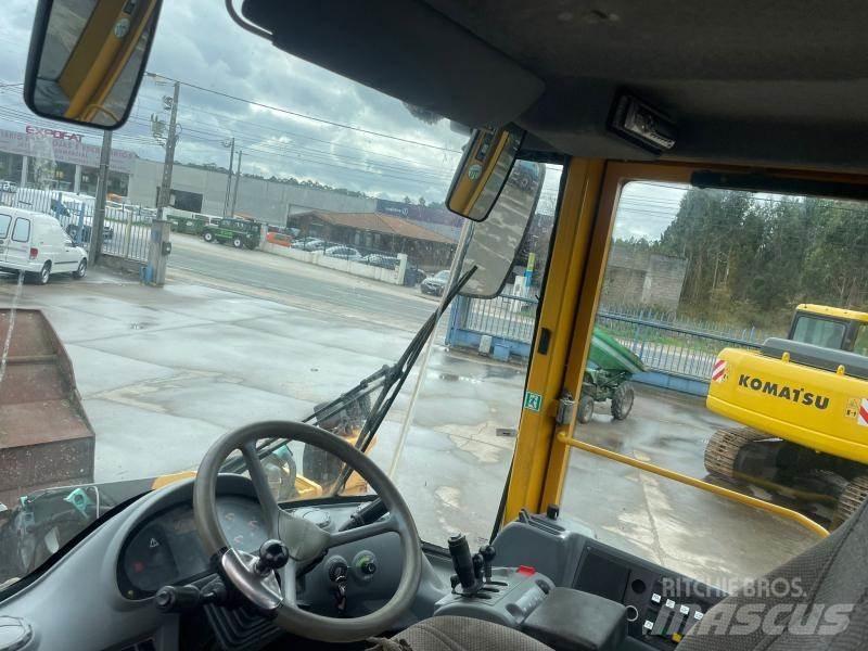 Volvo L 90 E Kolesové nakladače
