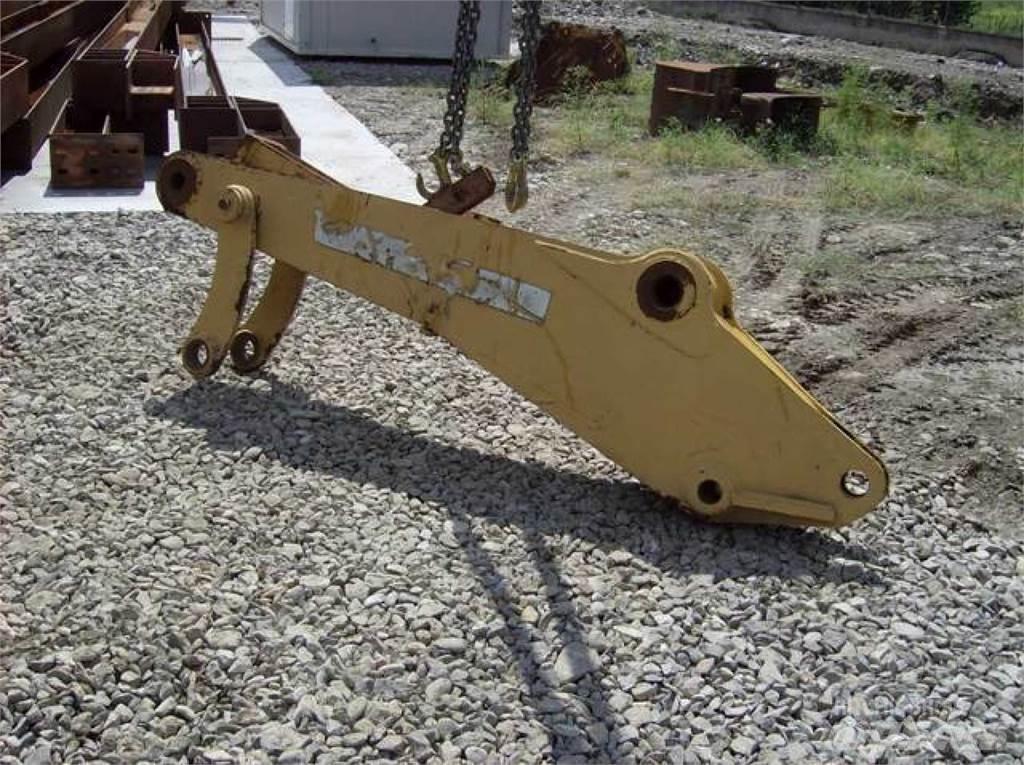 CAT 212 Podvozky a zavesenie kolies