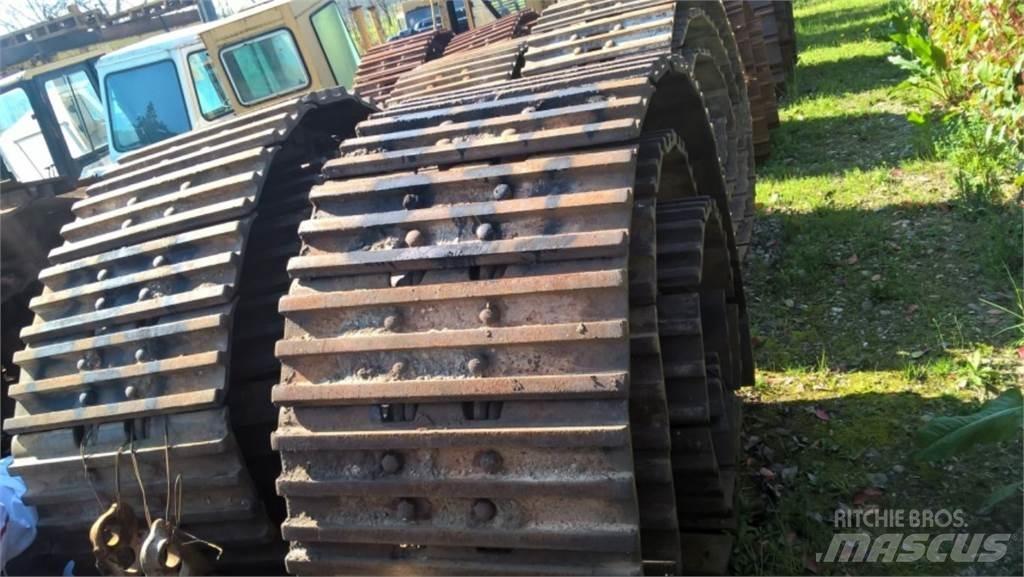 CAT 231D Pásy, reťaze a podvozok