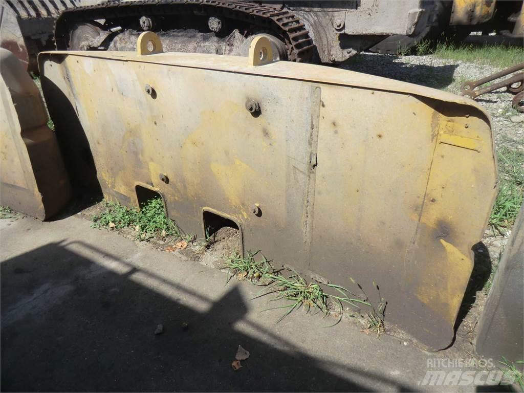 CAT 317B Podvozky a zavesenie kolies