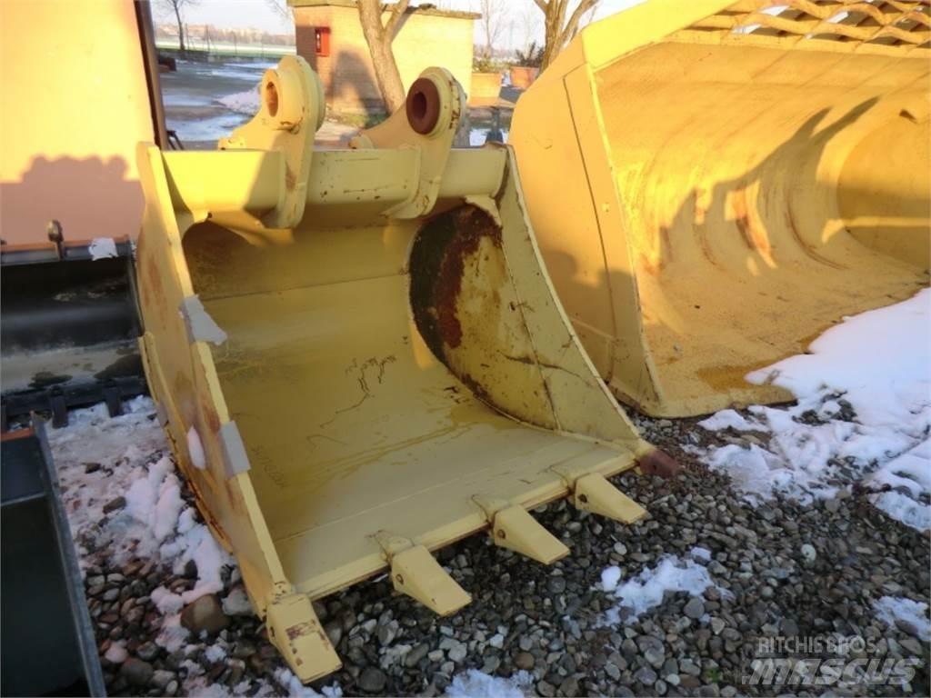 CAT 322D Stavebníctvo - ostatné