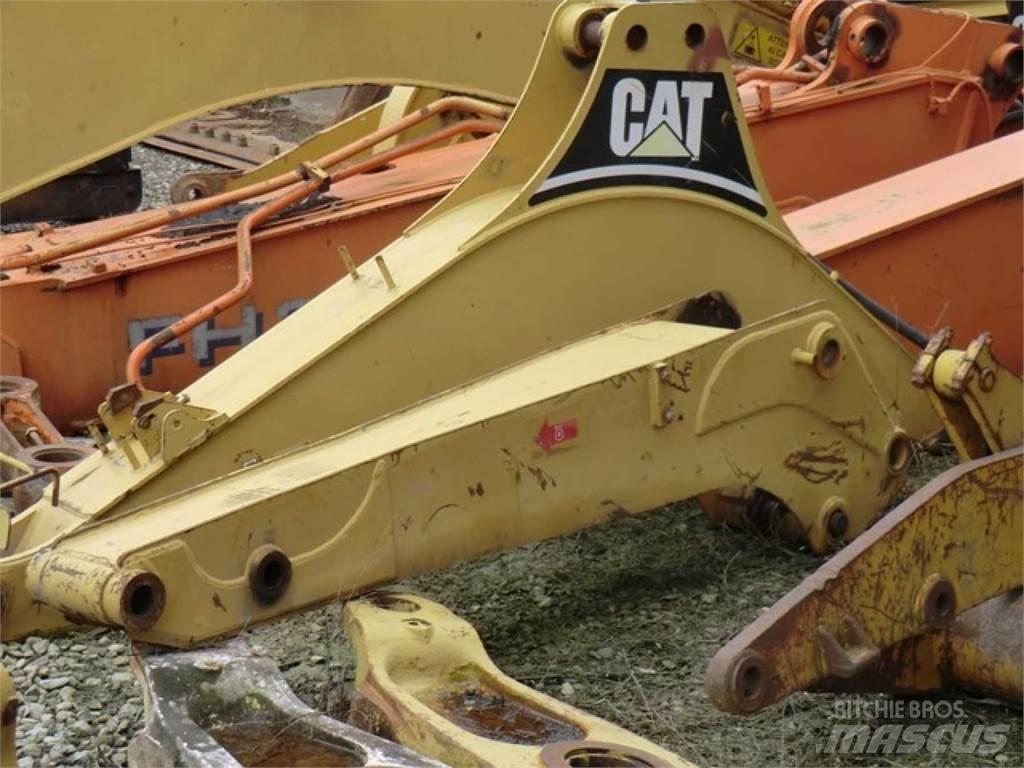 CAT 438C Podvozky a zavesenie kolies