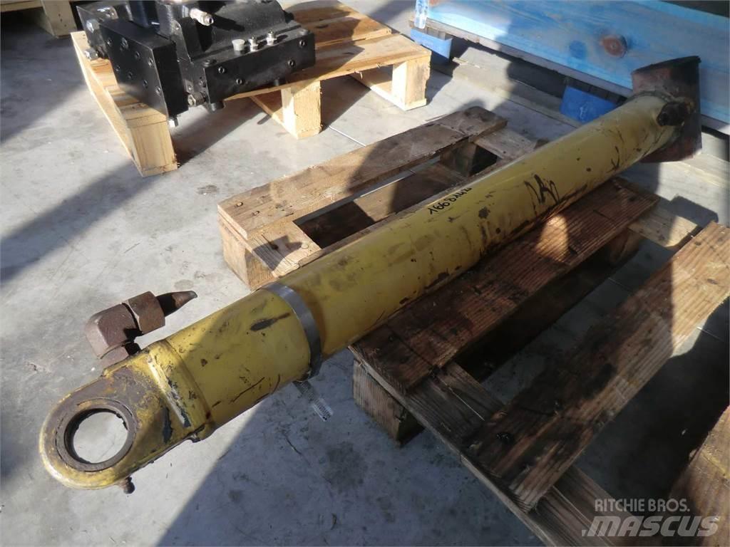 CAT 438C Stavebníctvo - ostatné