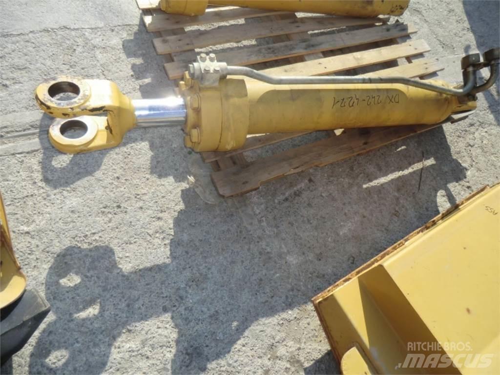 CAT 735 Stavebníctvo - ostatné