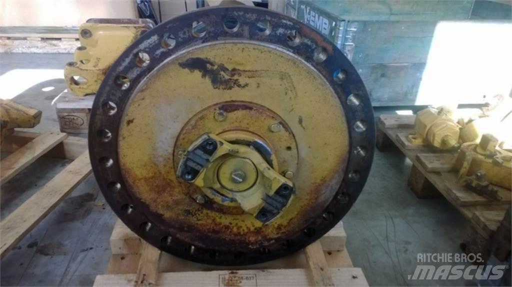 CAT 735 Podvozky a zavesenie kolies