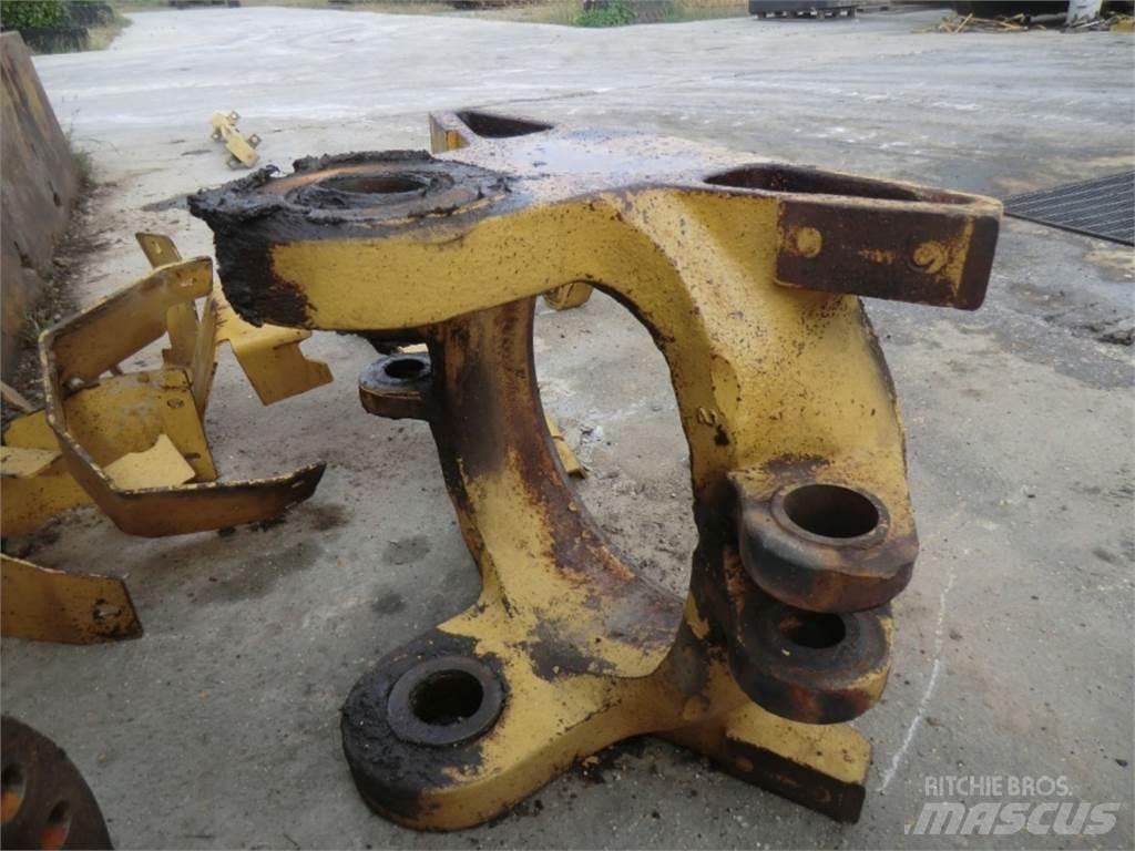 CAT 735 Podvozky a zavesenie kolies