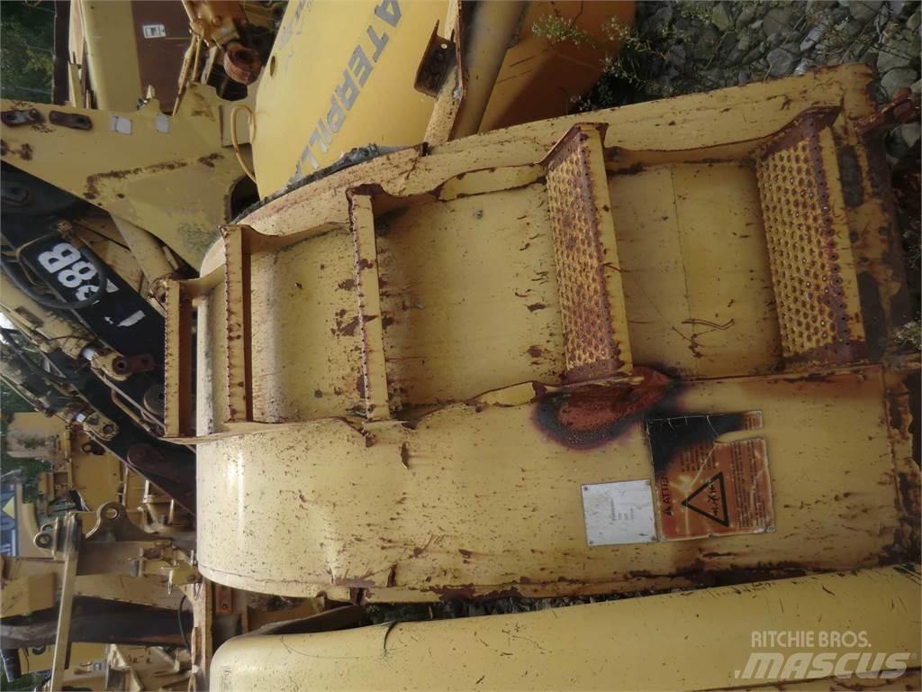 CAT 735 Podvozky a zavesenie kolies