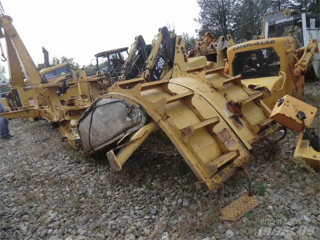 CAT 735 Podvozky a zavesenie kolies