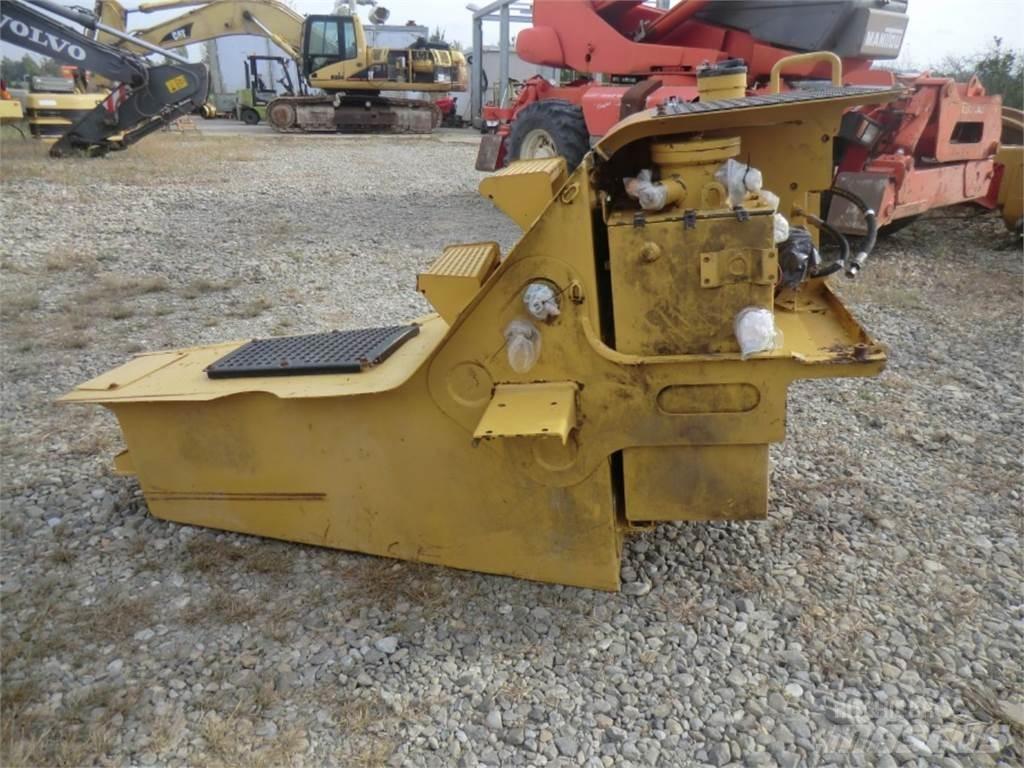 CAT 735 Podvozky a zavesenie kolies