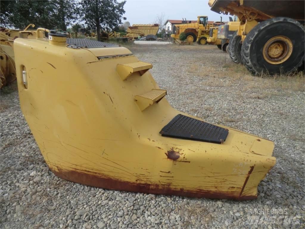 CAT 735 Podvozky a zavesenie kolies