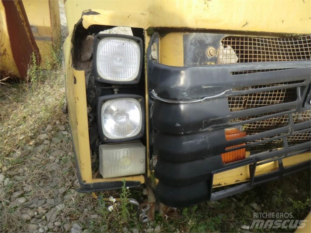 CAT 735 Podvozky a zavesenie kolies